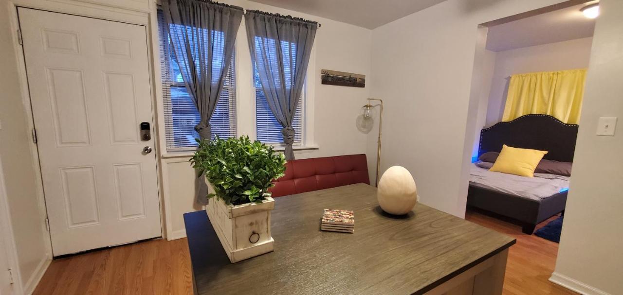 Cozy 1 Bedroom, 1 Min From Irving Park Blue Line, Free Parking Chicago Exteriör bild