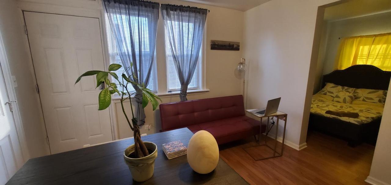 Cozy 1 Bedroom, 1 Min From Irving Park Blue Line, Free Parking Chicago Exteriör bild