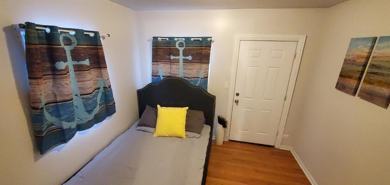 Cozy 1 Bedroom, 1 Min From Irving Park Blue Line, Free Parking Chicago Exteriör bild
